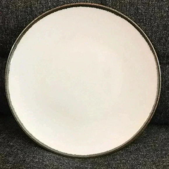 Ariane Design by Vavro Fine Porcelain Salad / appetizer Plate - Picture 1 of 3